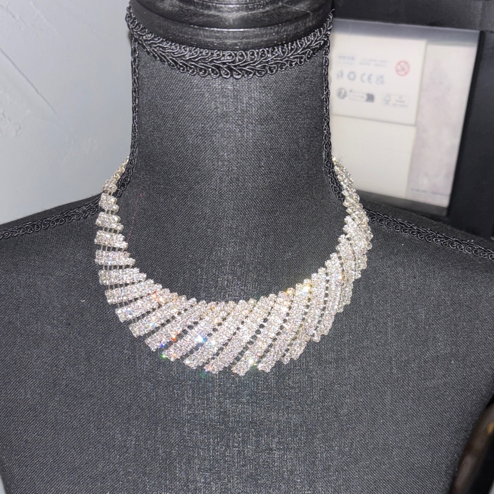 Elegant Silver Crystal Necklace